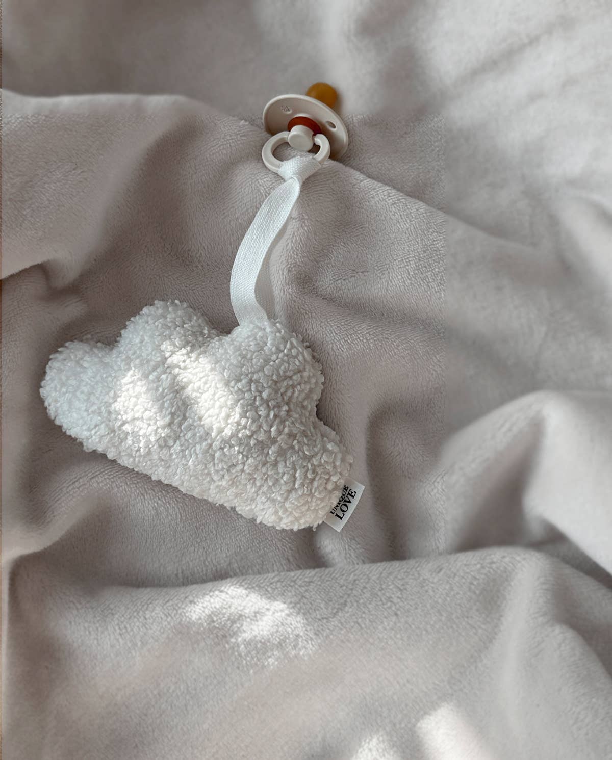 Pacifier Clip Cloud - Soft White