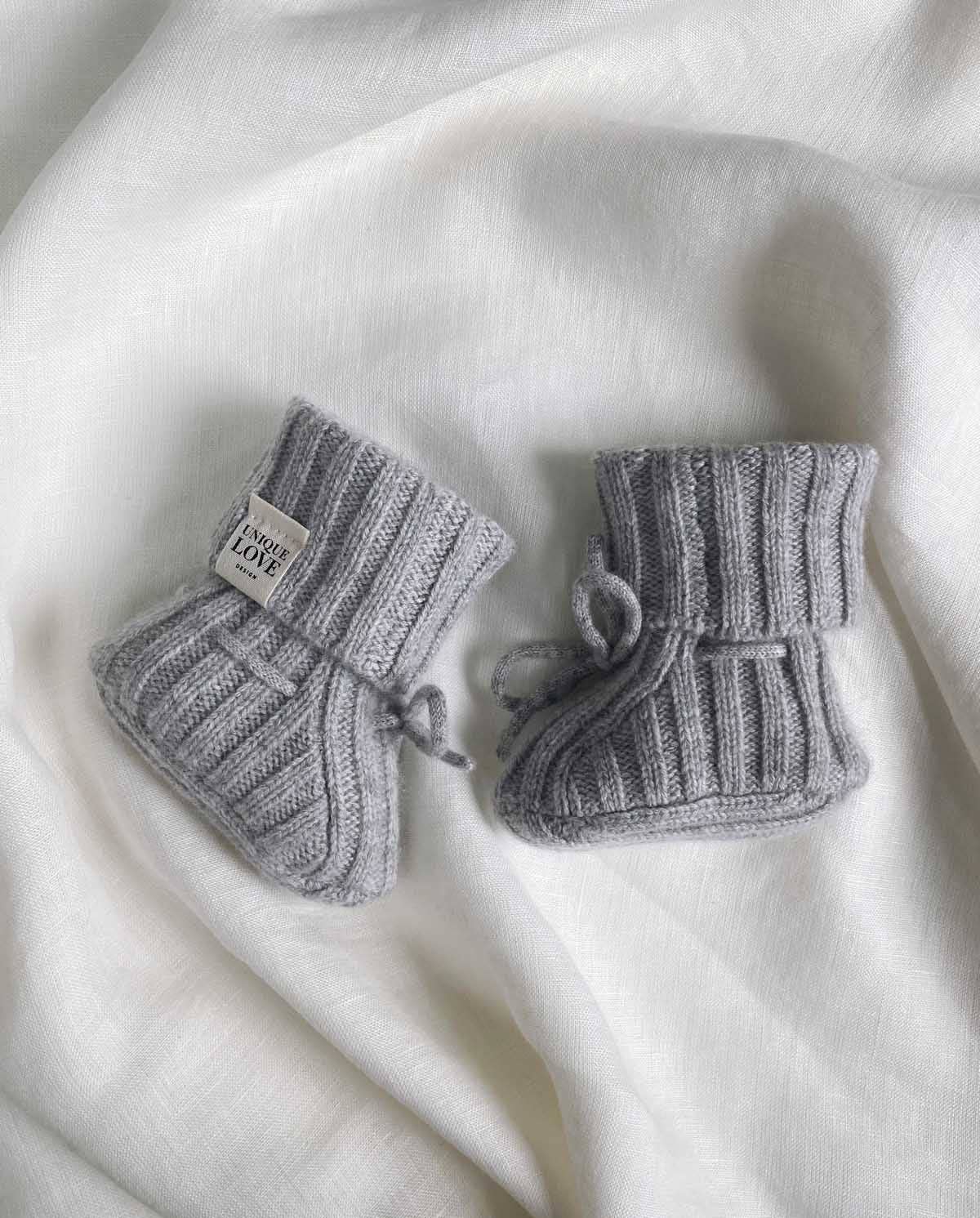 Cashmere Baby Booties: Light grey / 0-6 months