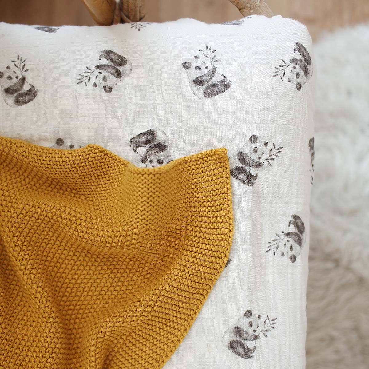 Bianca Swaddle - Panda Print/Natural