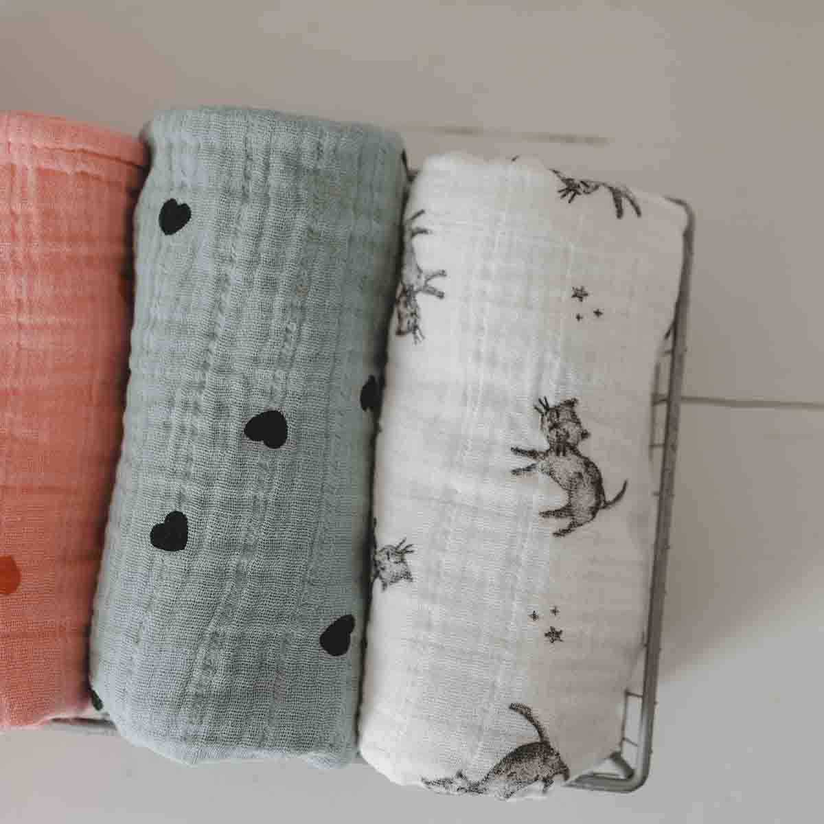 Bianca Swaddle - Cat Print/ Ecru
