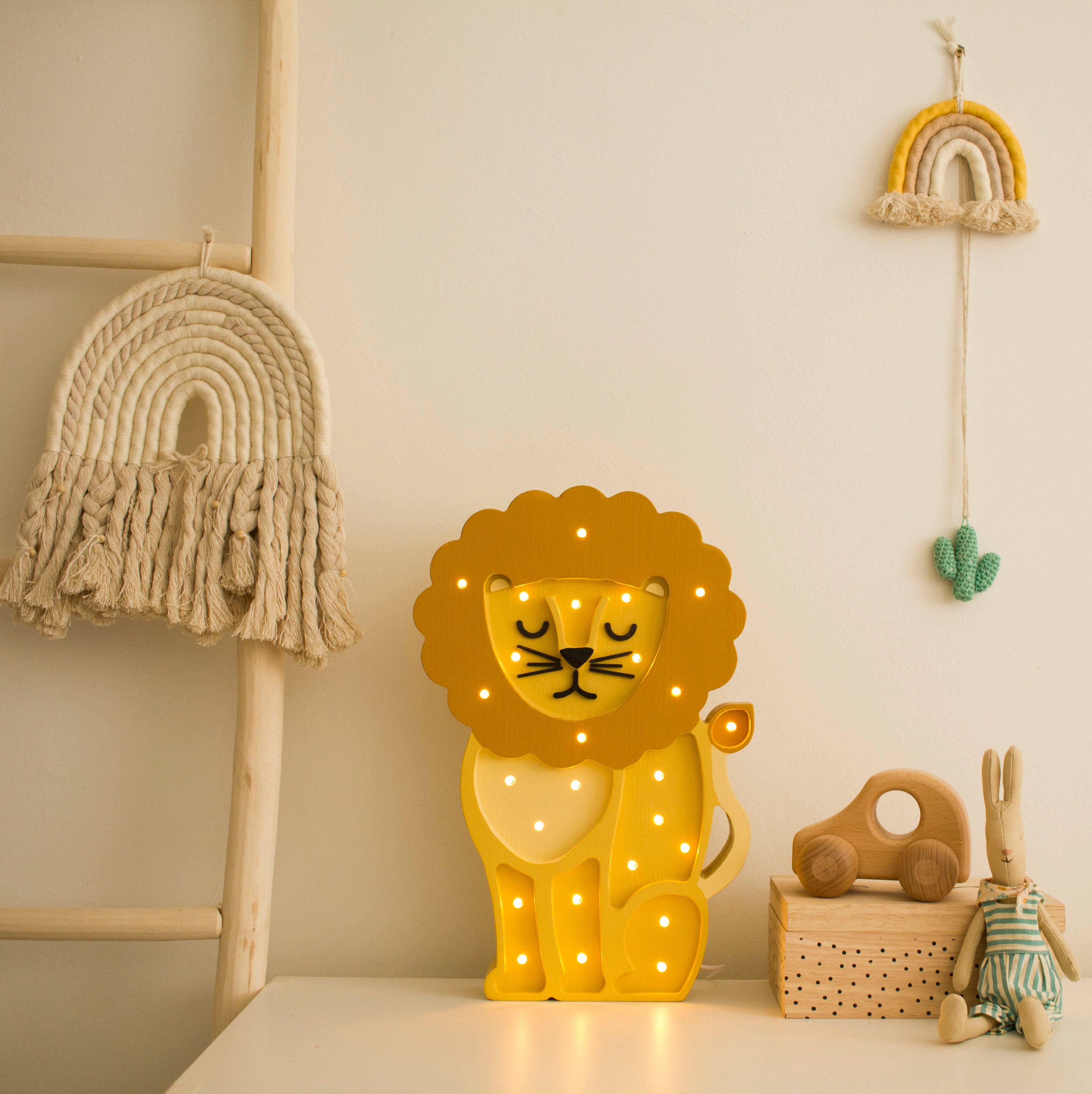 Little Lights Lion Lamp: Yellow
