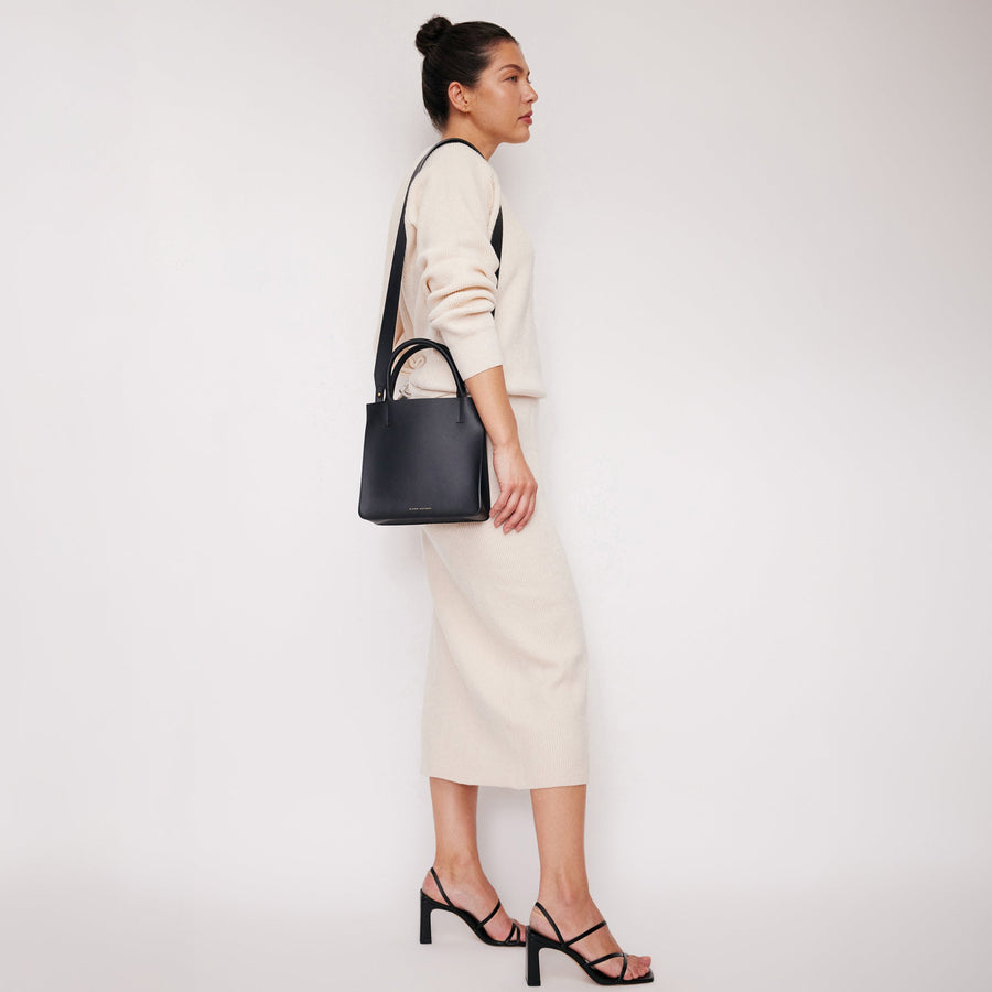 Minor History, The True Crossbody in Black, 4
