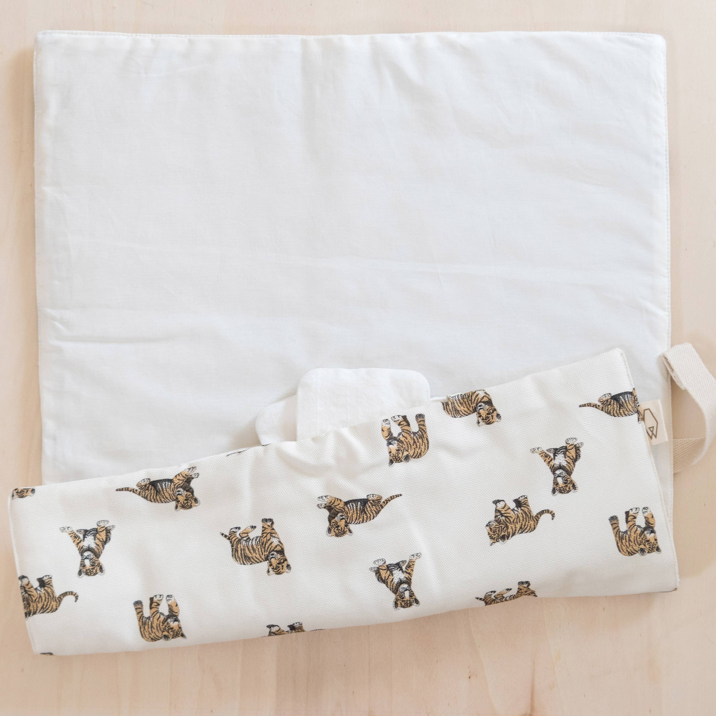 Changing Pad - ADAM - Tiger / MILK