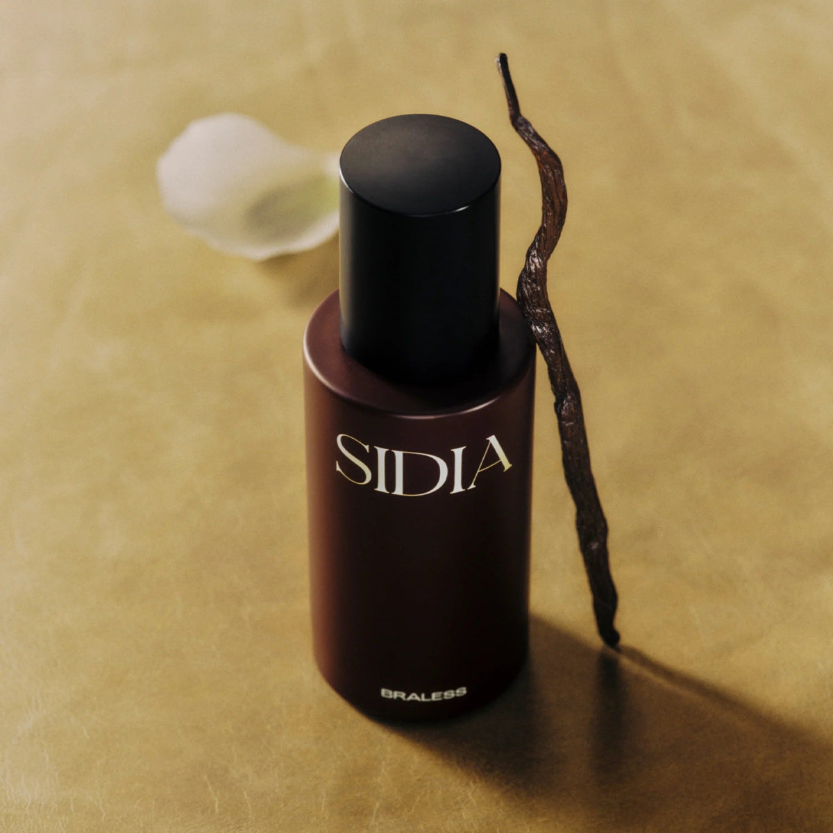 SIDIA BRALESS Body Mist with a vanilla pod