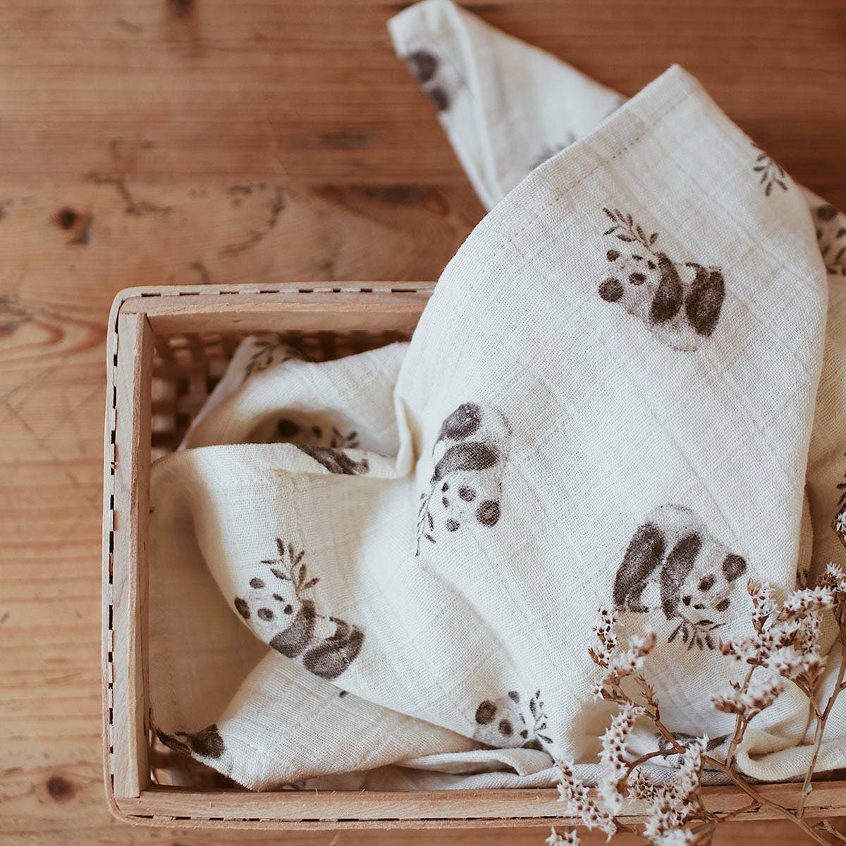 Bianca Swaddle - Panda Print/Natural