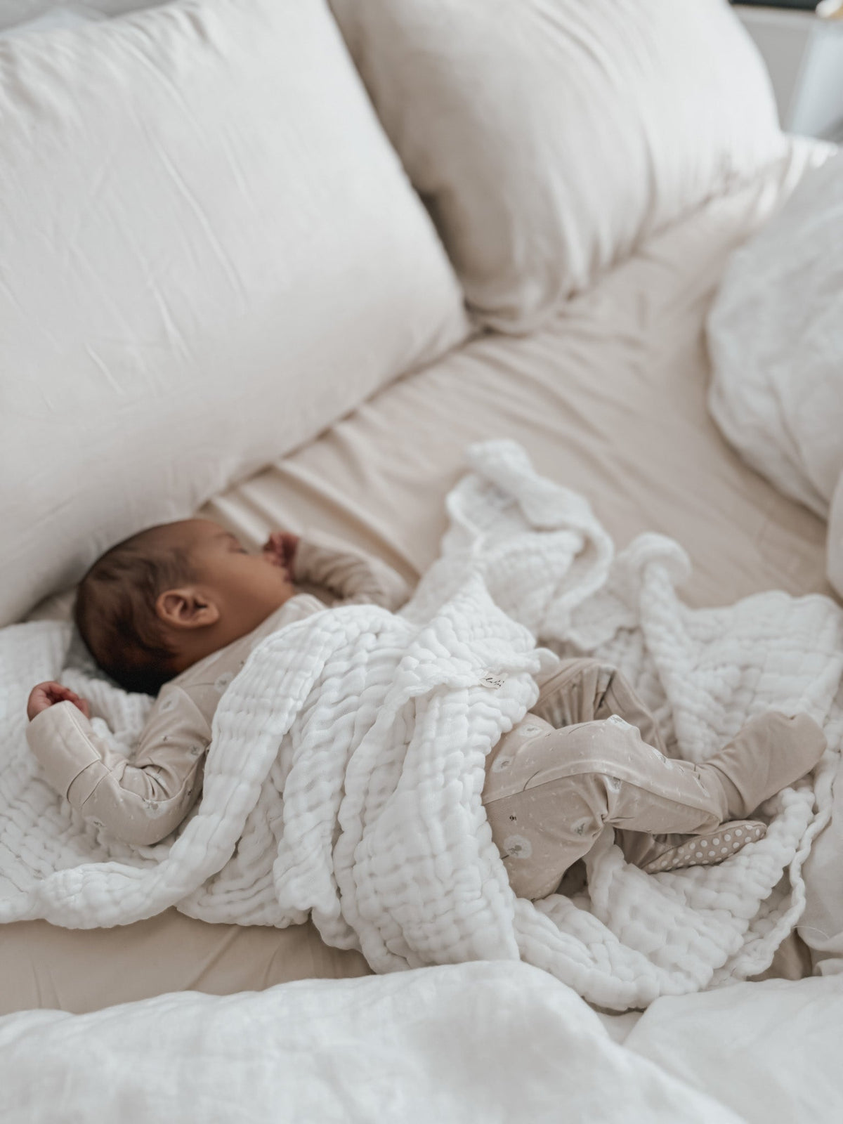 Luna + Luca cotton gauze baby blanket in white, detail