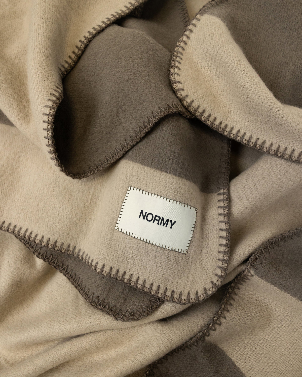 Normy Merino Wool Blanket in Clay/Fungi detail