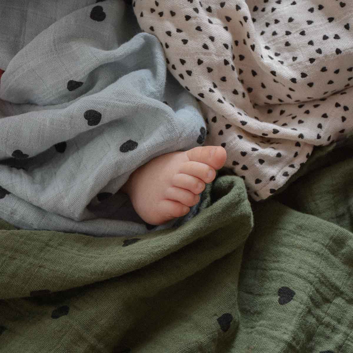 Bianca Muslin Swaddle - Heart Blue Spray