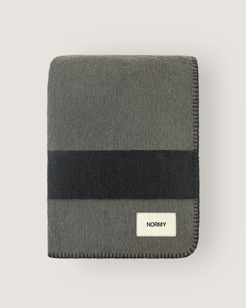 Merino Wool Blanket in Peak/Caviar