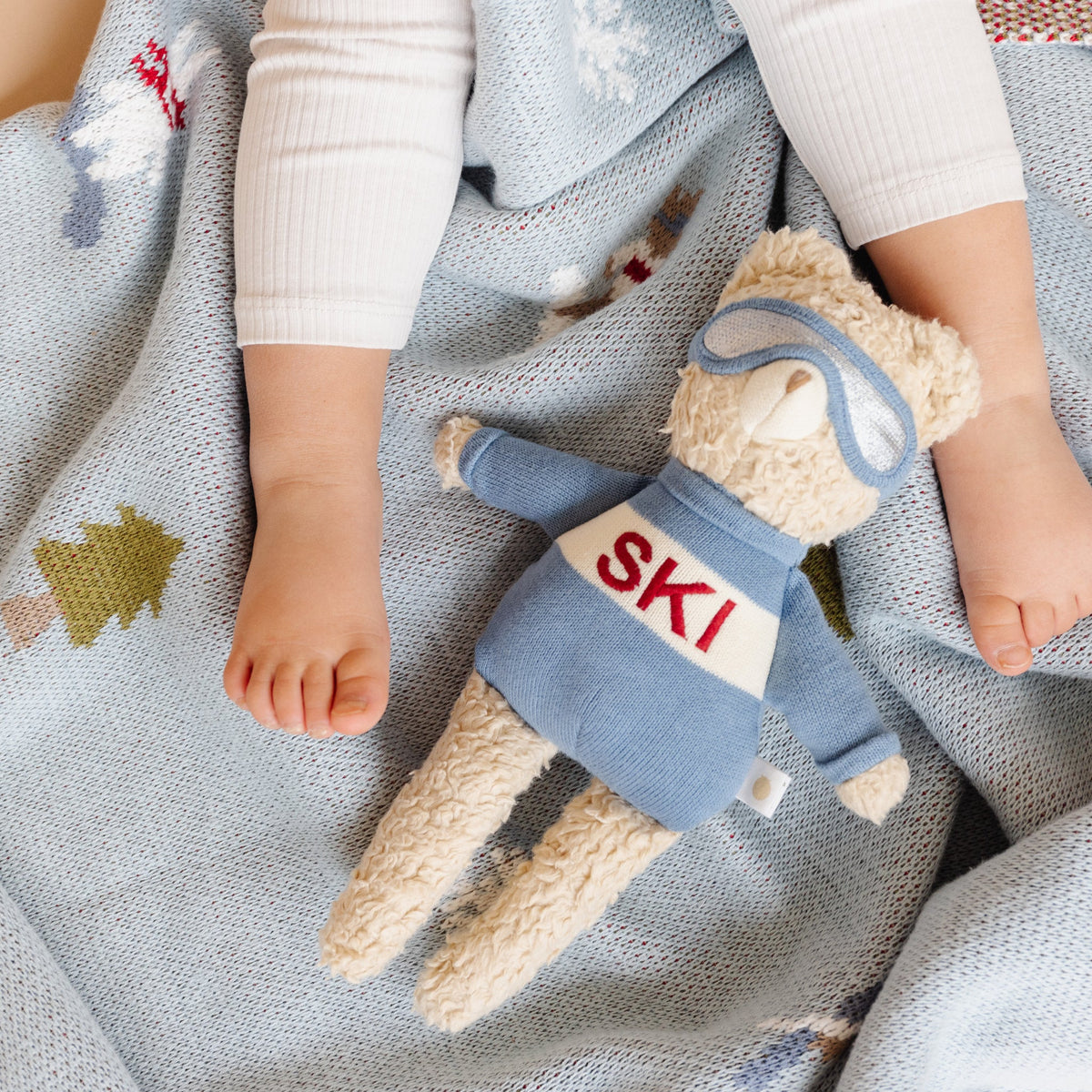 Ski blanket, styled